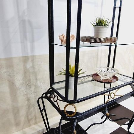 Elegant 3 Bedrooms, Wifi Free 阿德耶 外观 照片