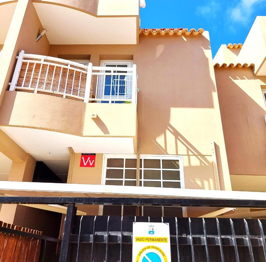 Elegant 3 Bedrooms, Wifi Free 阿德耶 外观 照片
